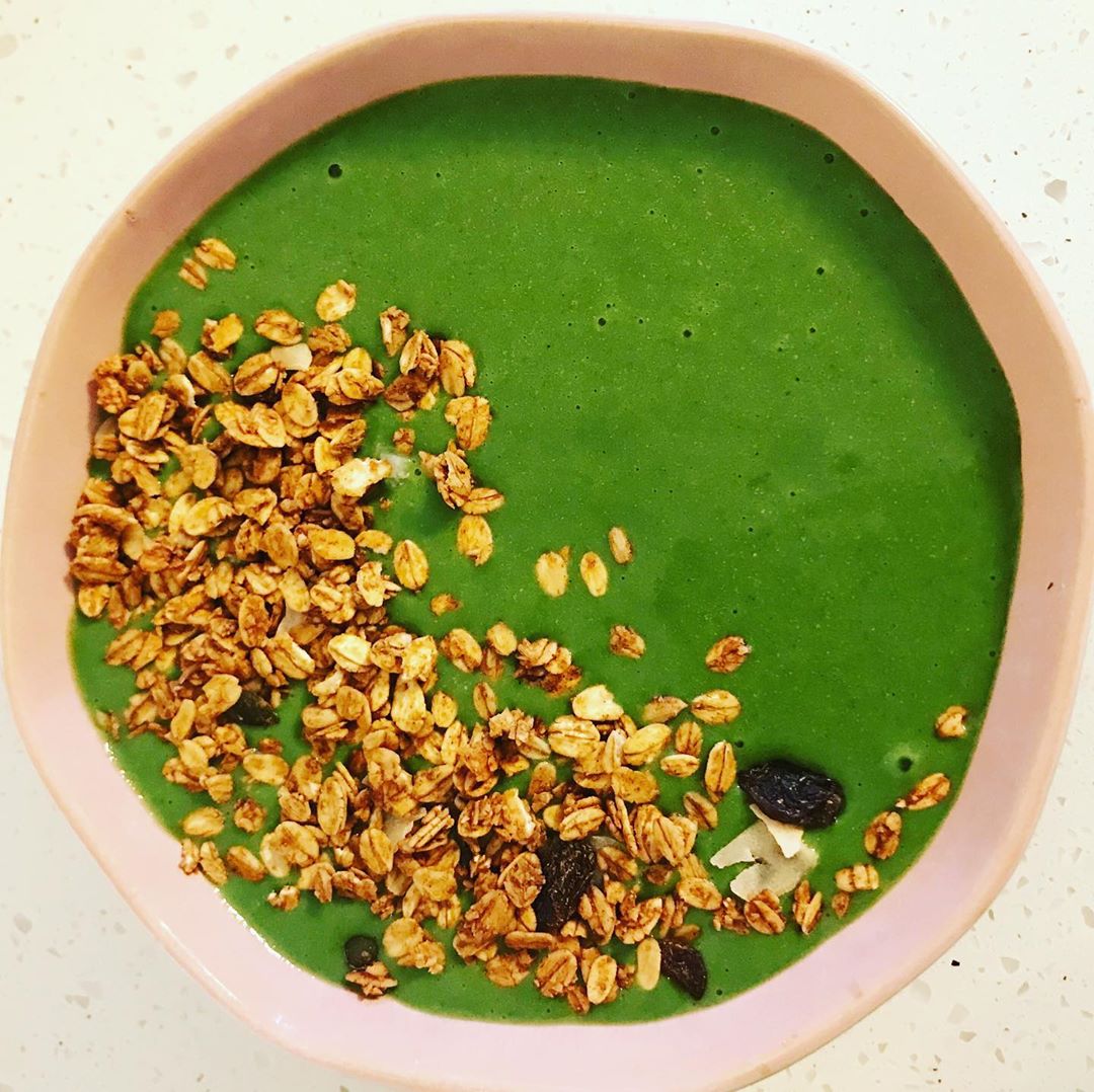 Veggie Matcha Smoothie Bowl