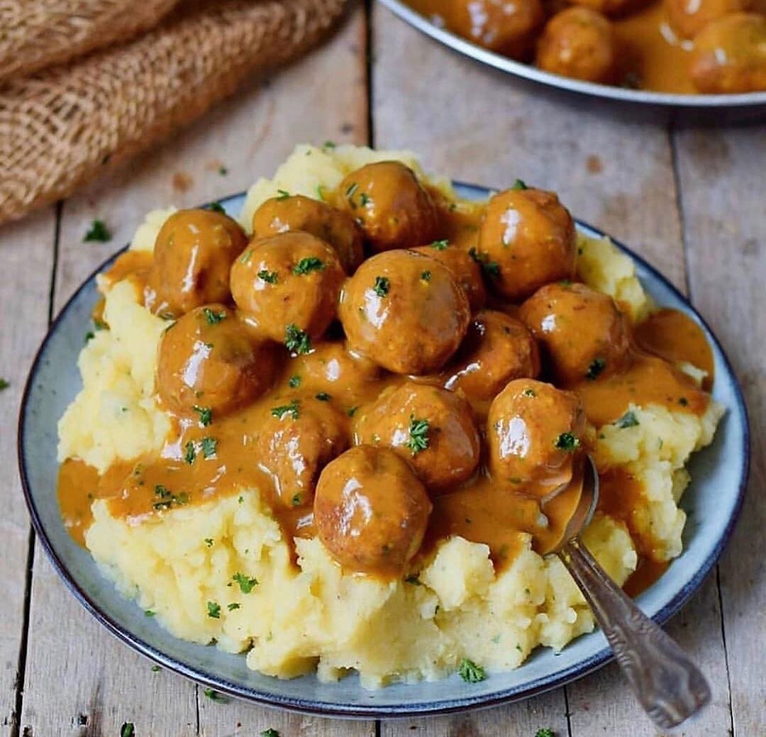 Vegan Meatballs with Gravy