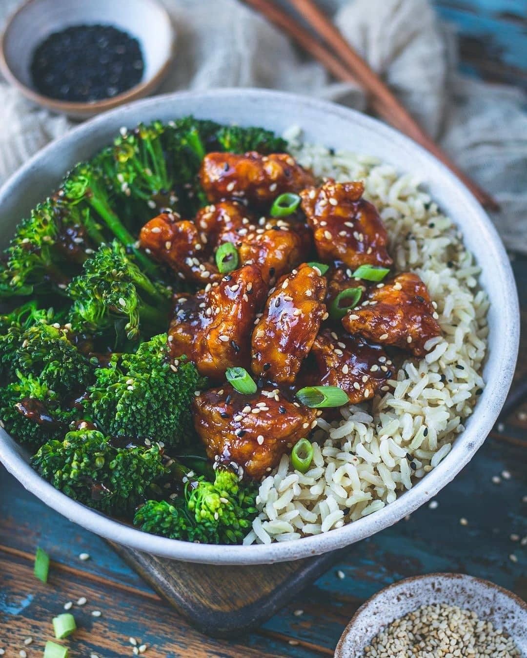 Sticky Ginger and Garlic Tofu