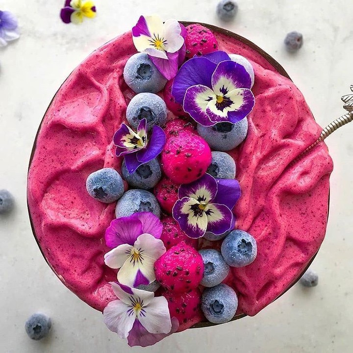 Frozen Raspberry and Banana Smoothie Bowl