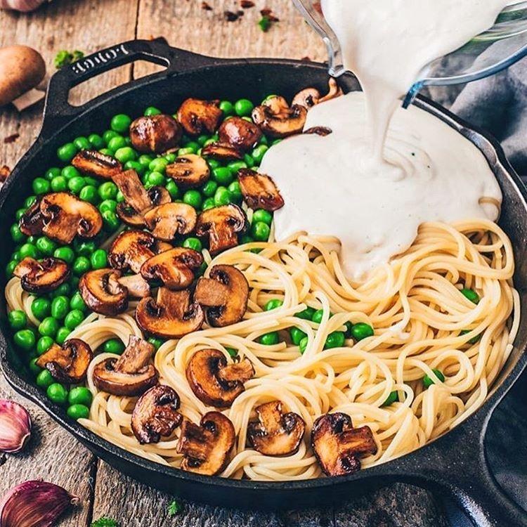 Vegan Carbonara with Coconut Bacon