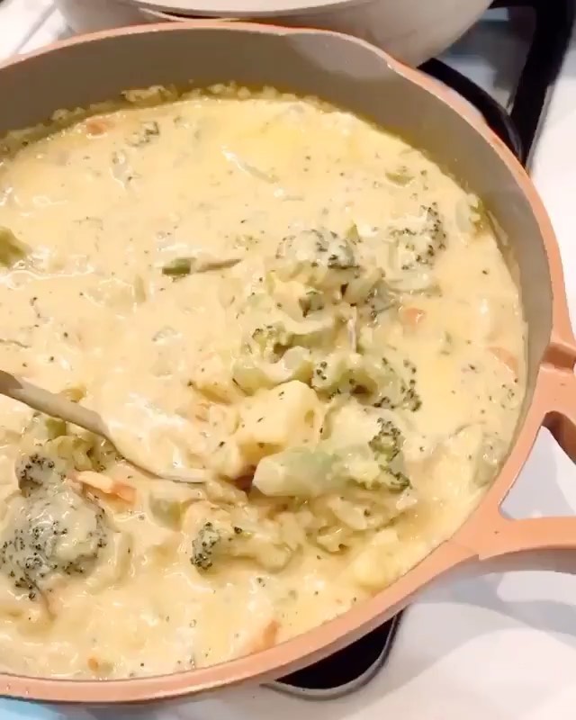 Vegan Broccoli Cheddar Soup