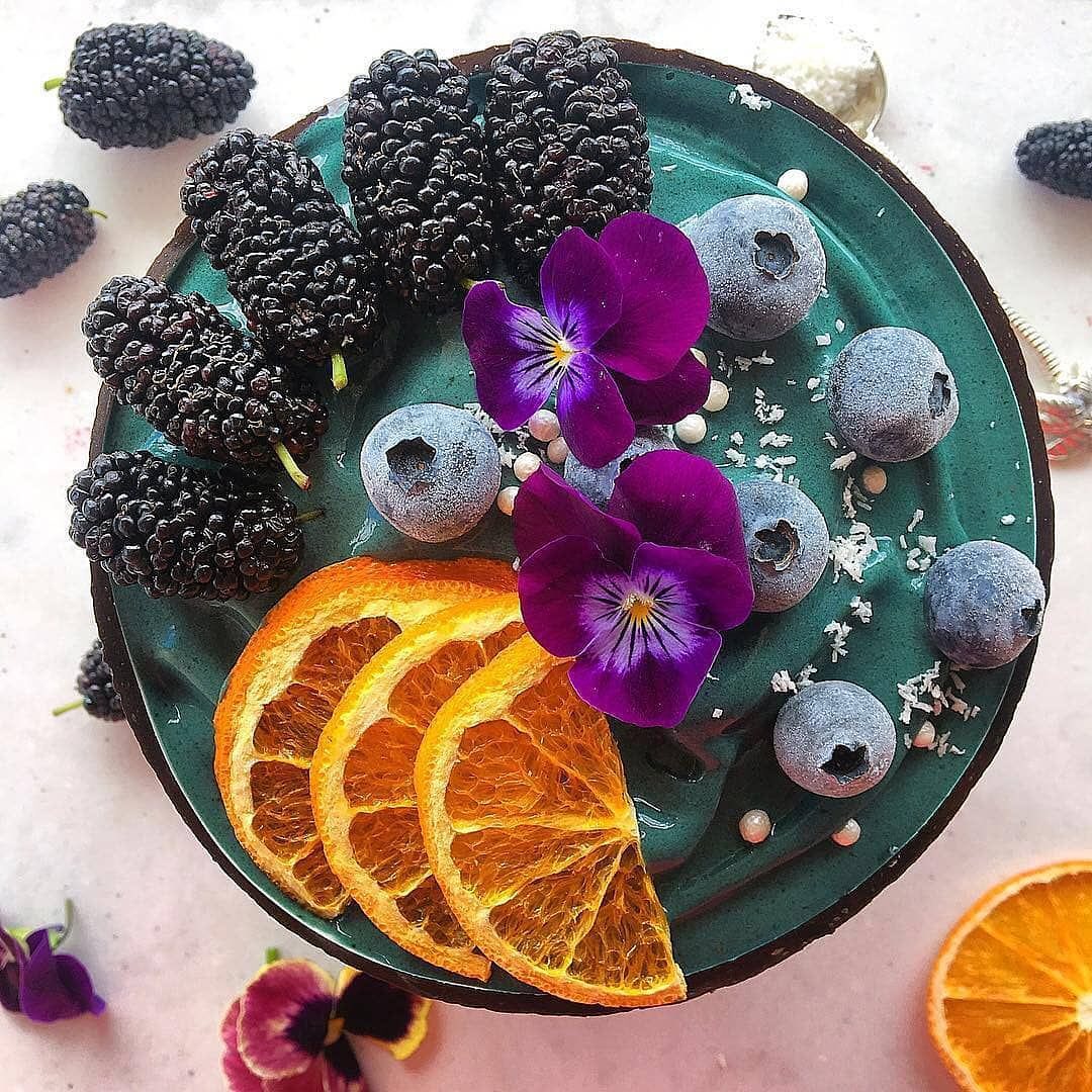 Vibrant Banana Spirulina Matcha Smoothie Bowl