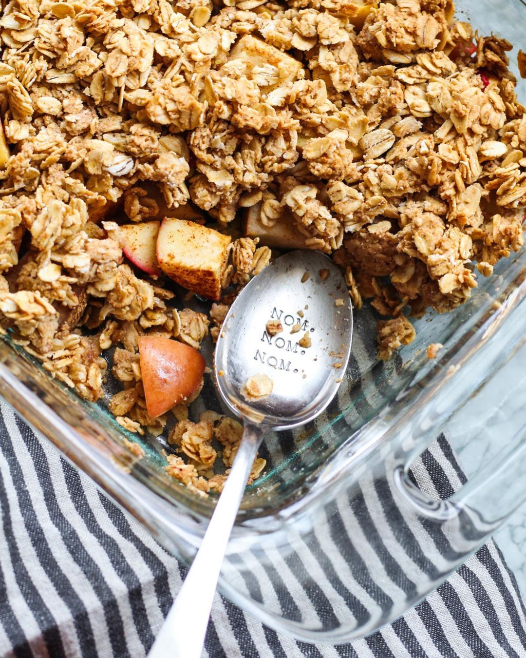 Baked Apple Crumble with Peanut Butter