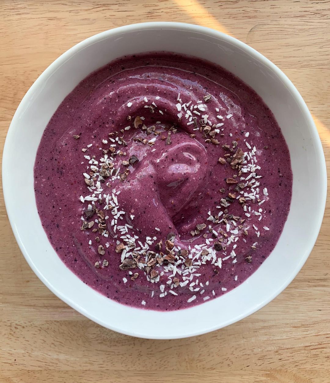 Berry Creamy Smoothie Bowl Delight