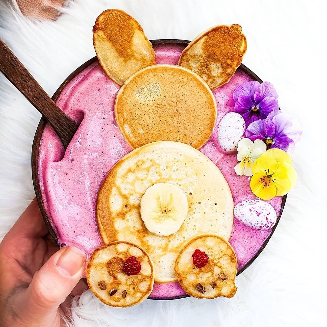 Easter Bunny Smoothie Bowl