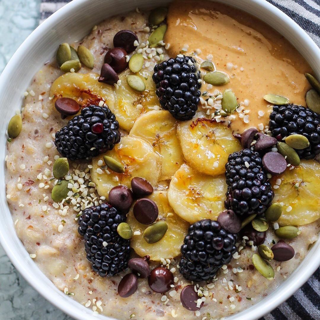 Maca Oats with Banana and Almond Milk