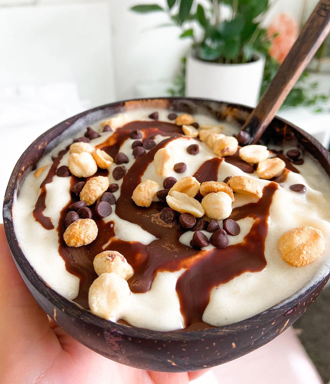 Vanilla Nice-Cream Made with Frozen Bananas