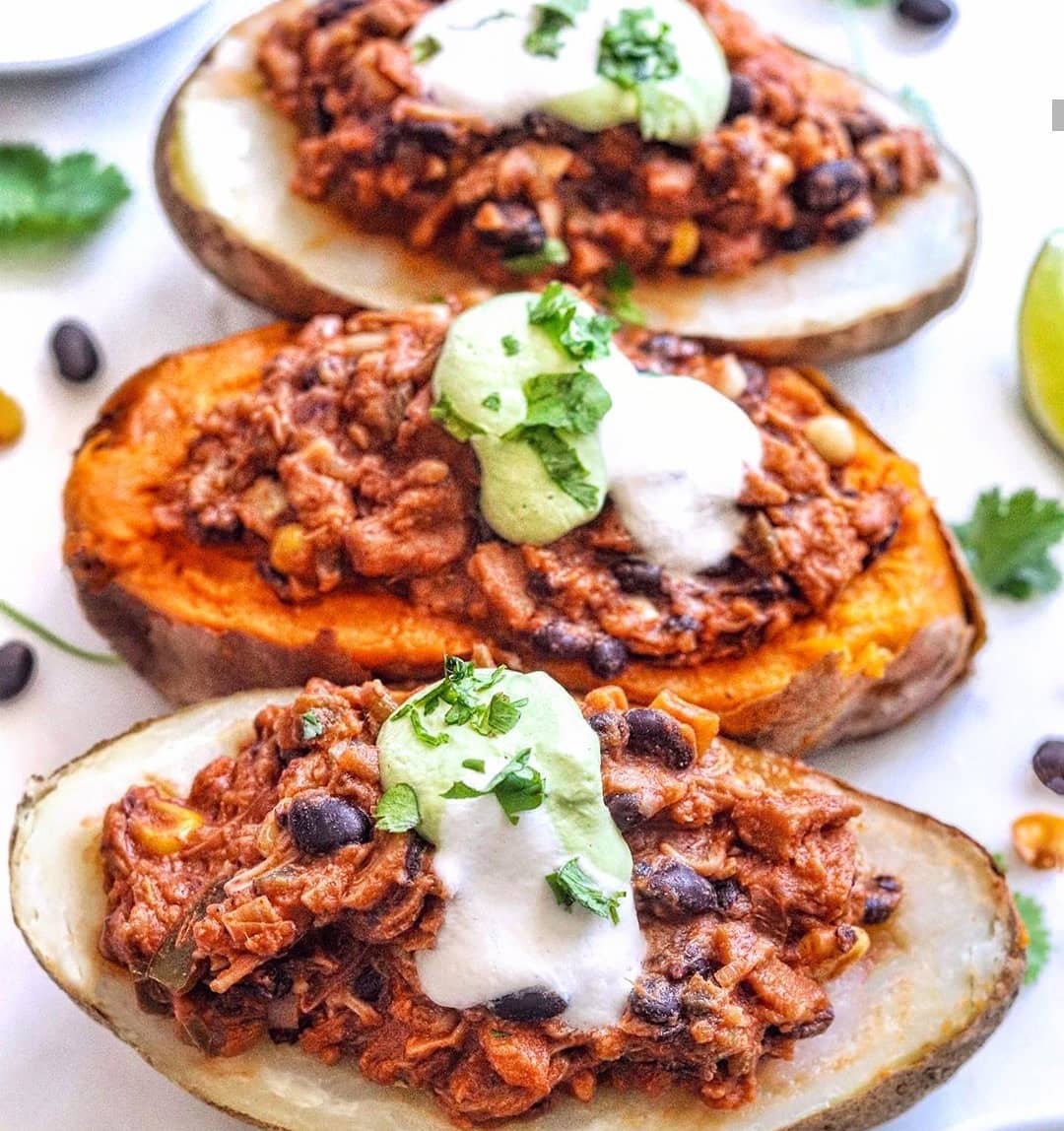 Baked Potatoes with Jackfruit Chili