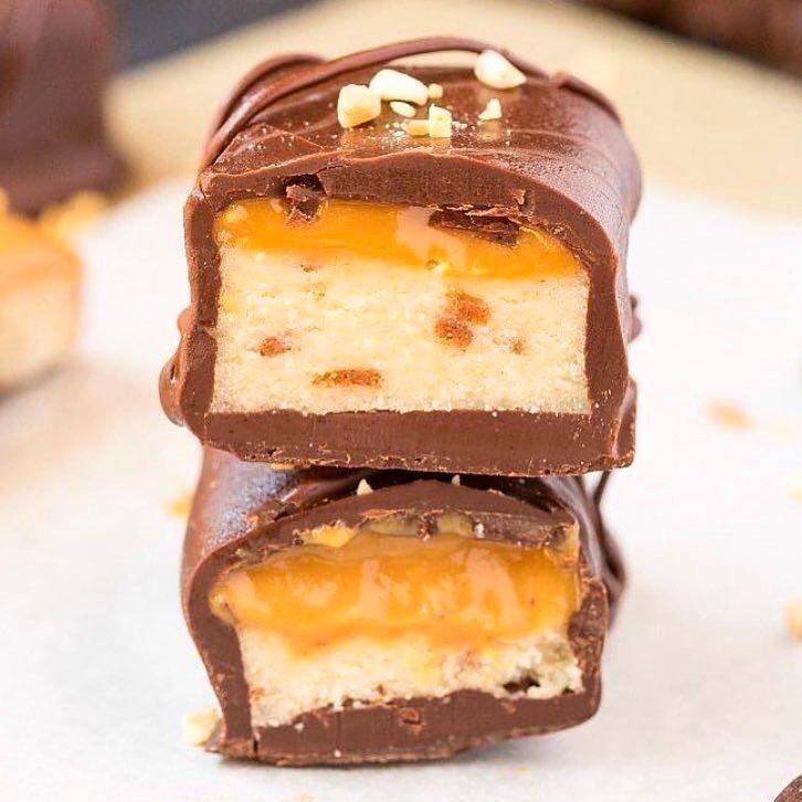 Homemade Vegan Twix Bars