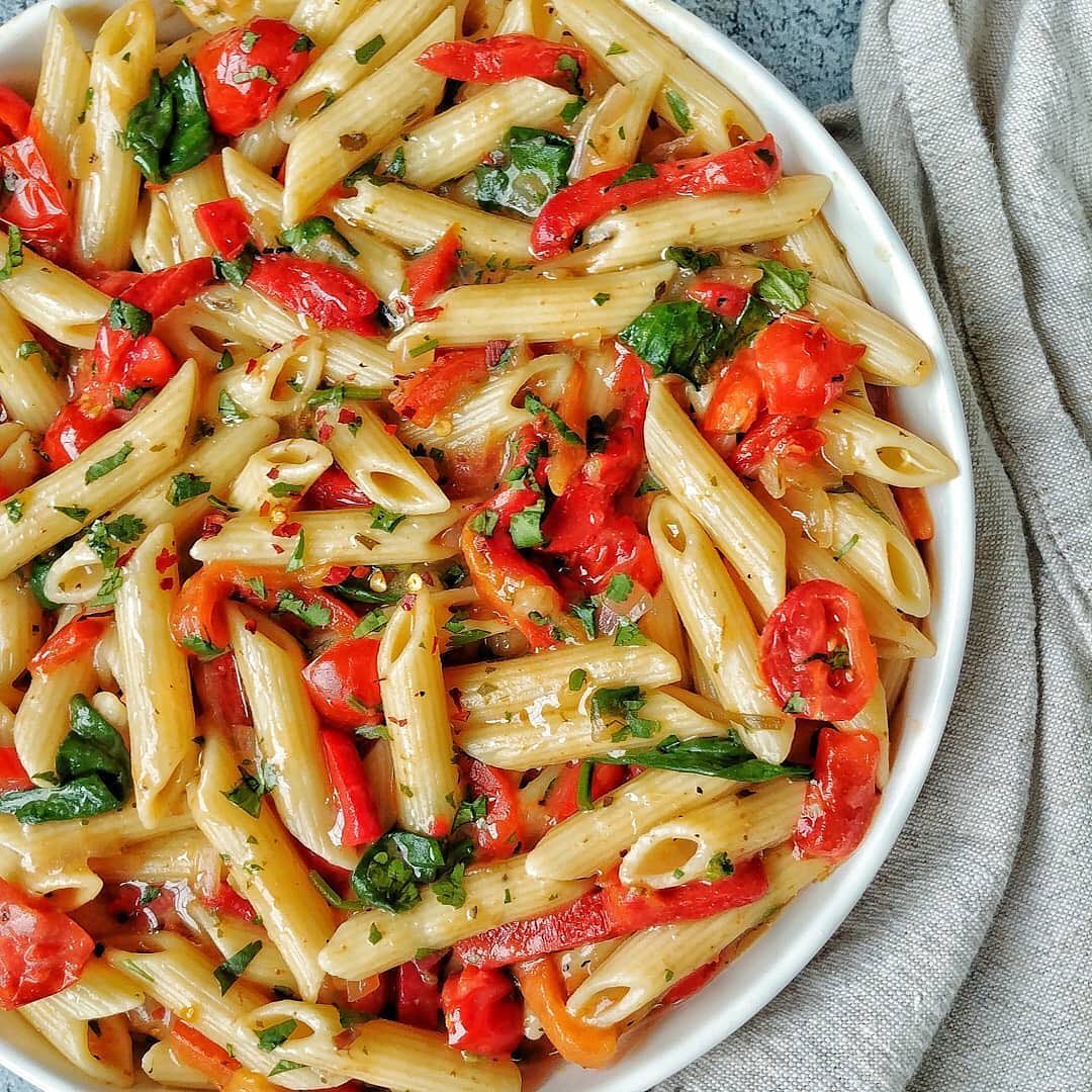 Penne in White Wine Sauce with Peppers and Tomatoes