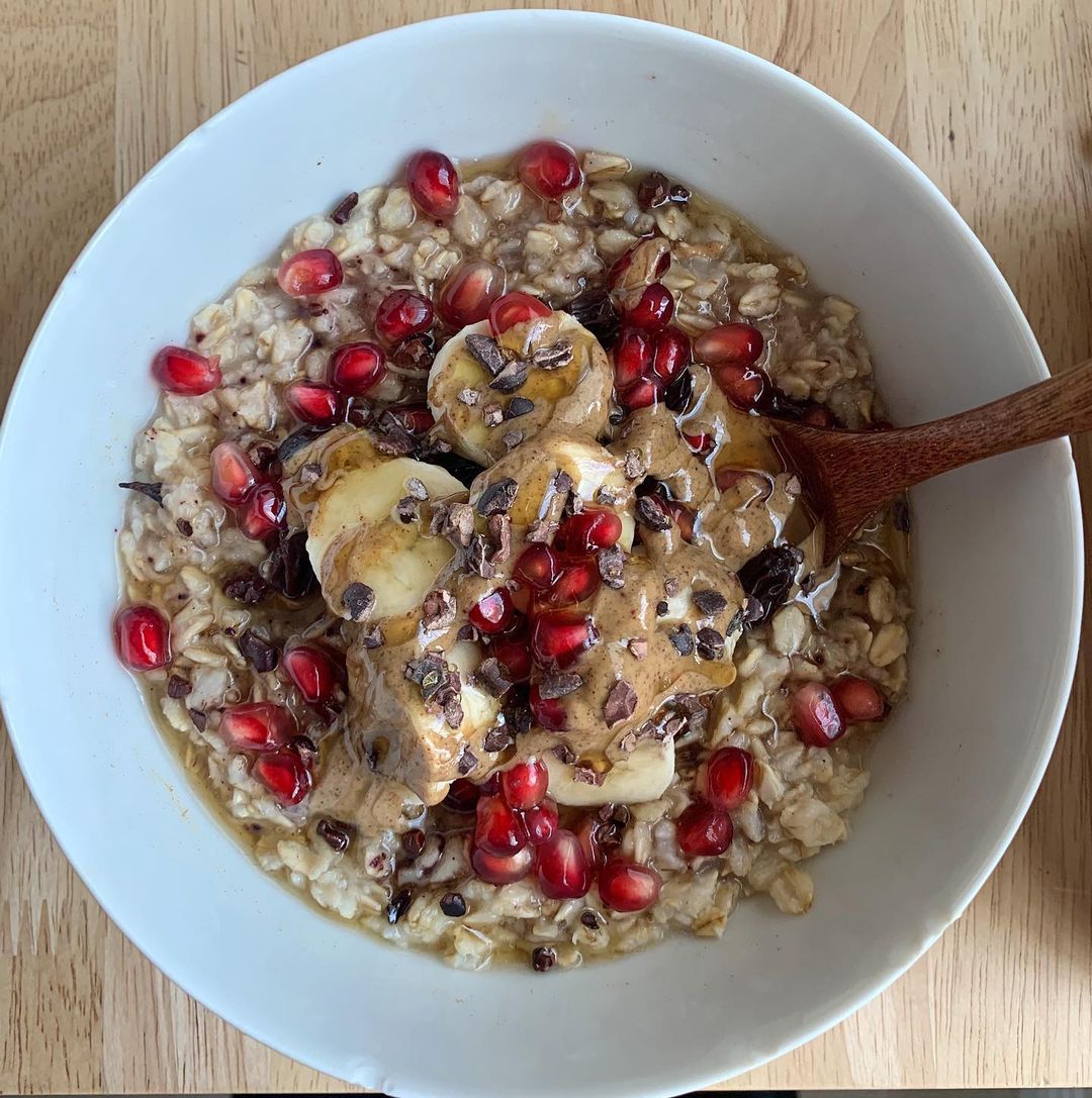 Cozy Superfood Oats Breakfast Bowl