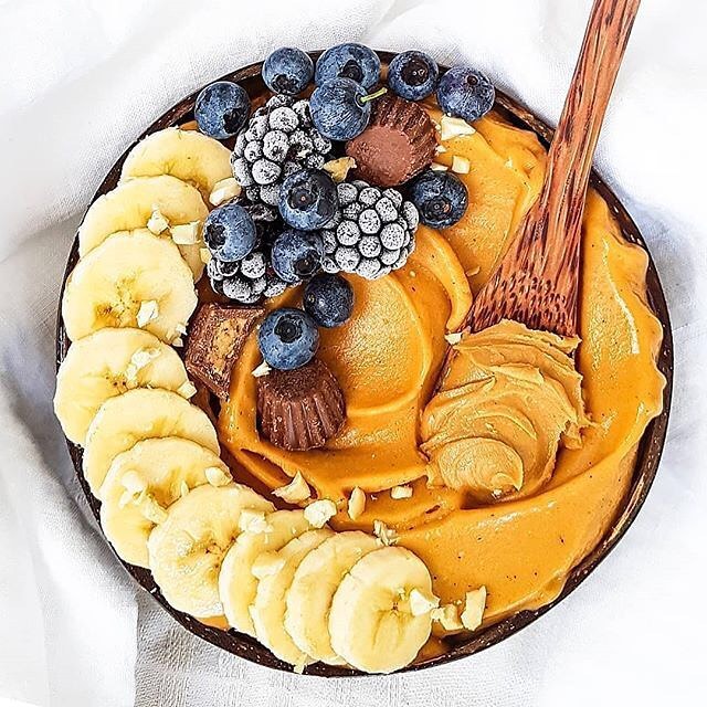 Creamy Fudge Protein Smoothie Bowl
