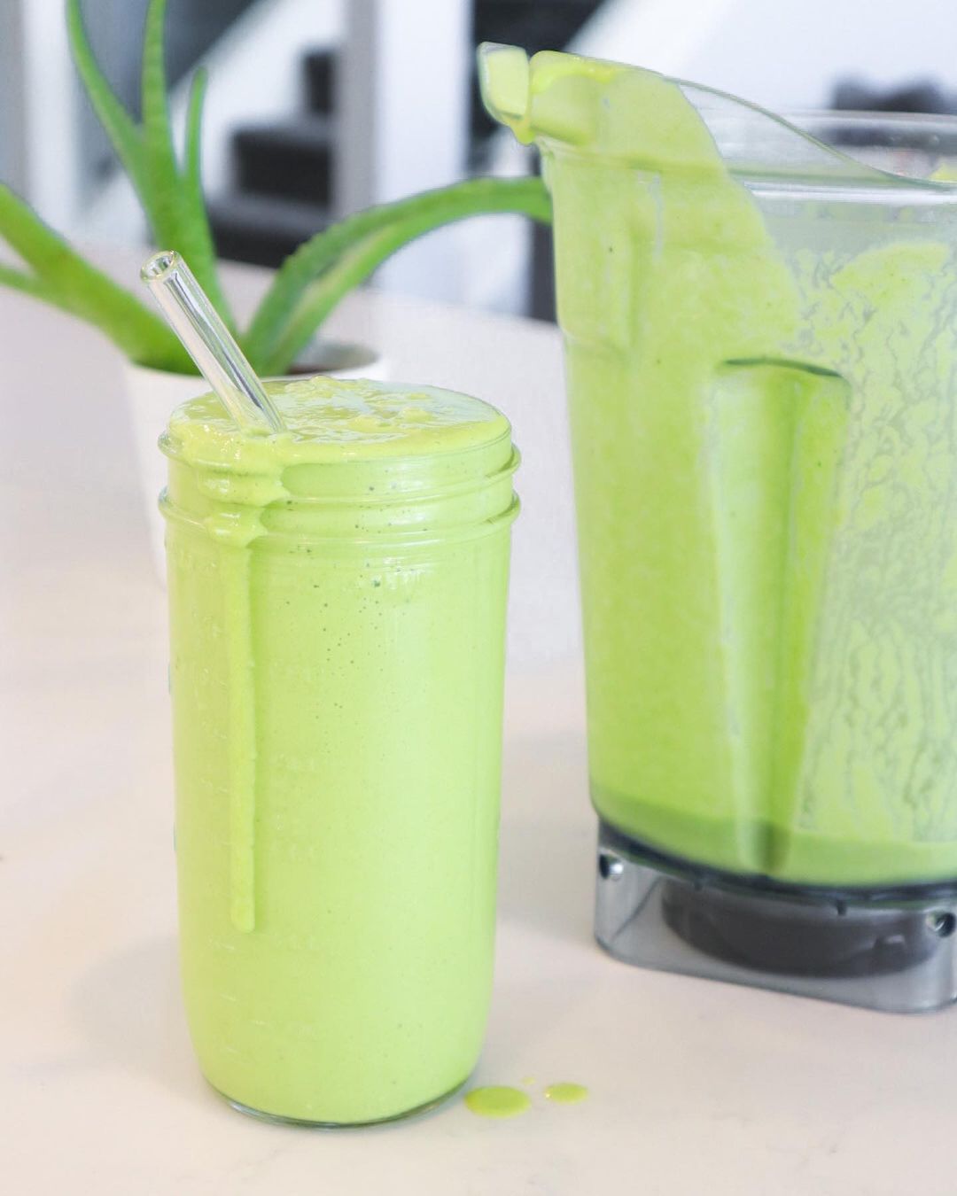 Healthy Green Smoothie with Spinach