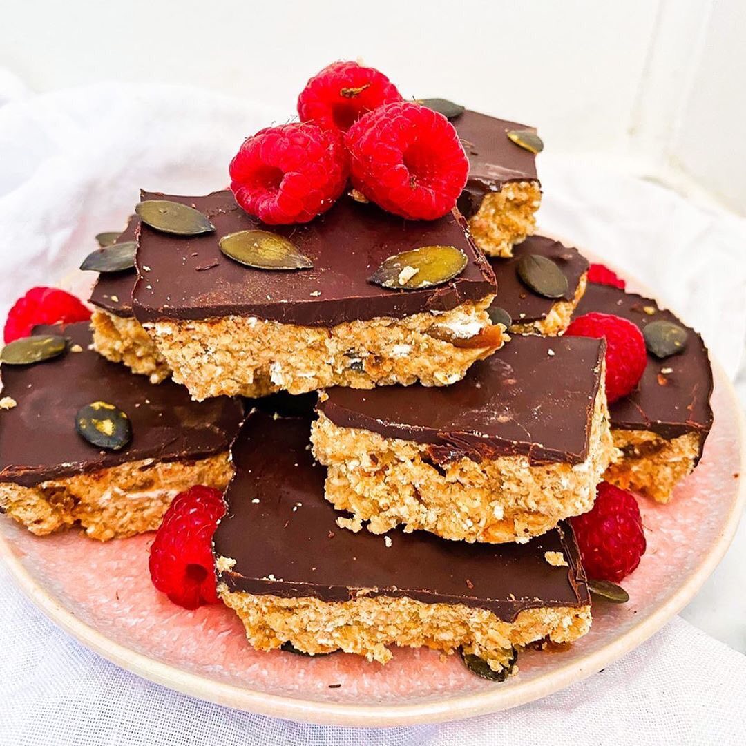 Peanut Butter Chocolate Chip Protein Bar