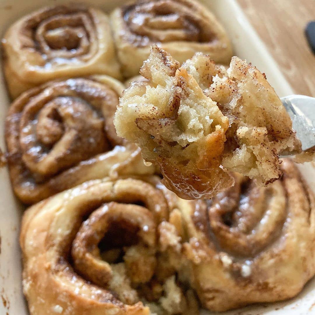 Vegan Cinnamon Rolls with Maple Glaze