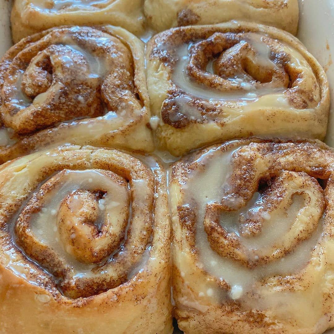 Vegan Cinnamon Rolls with Maple Glaze