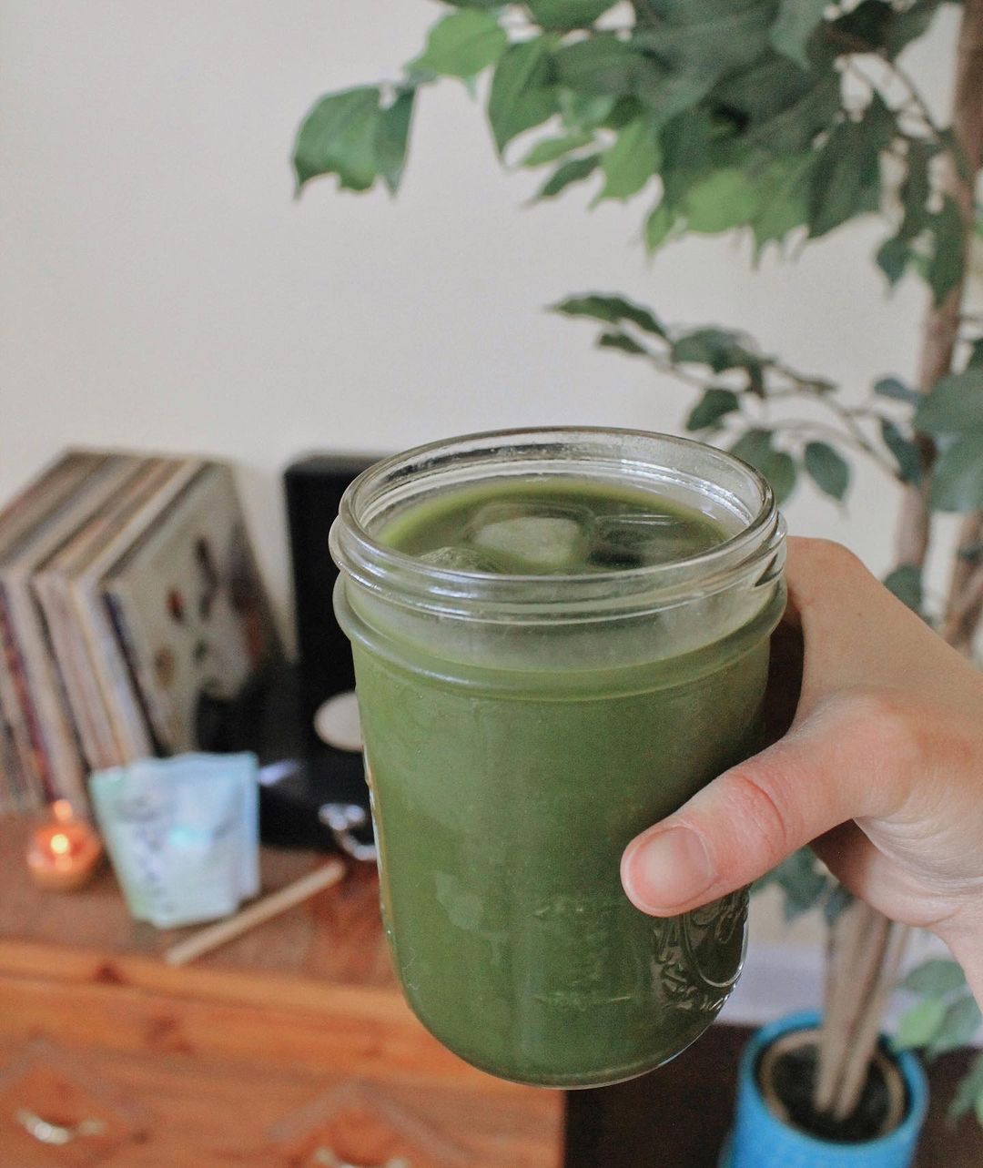 Refreshing Matcha CBD Latte with Supergreens