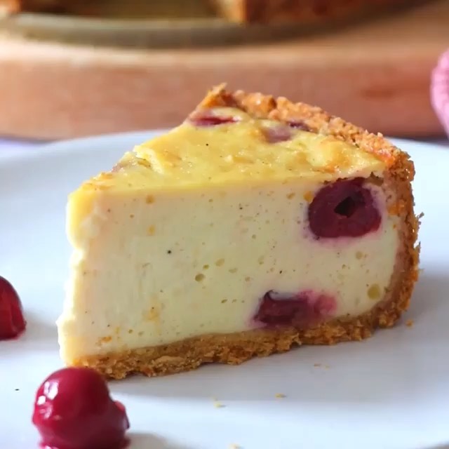 Vegan Cherry Cheesecake