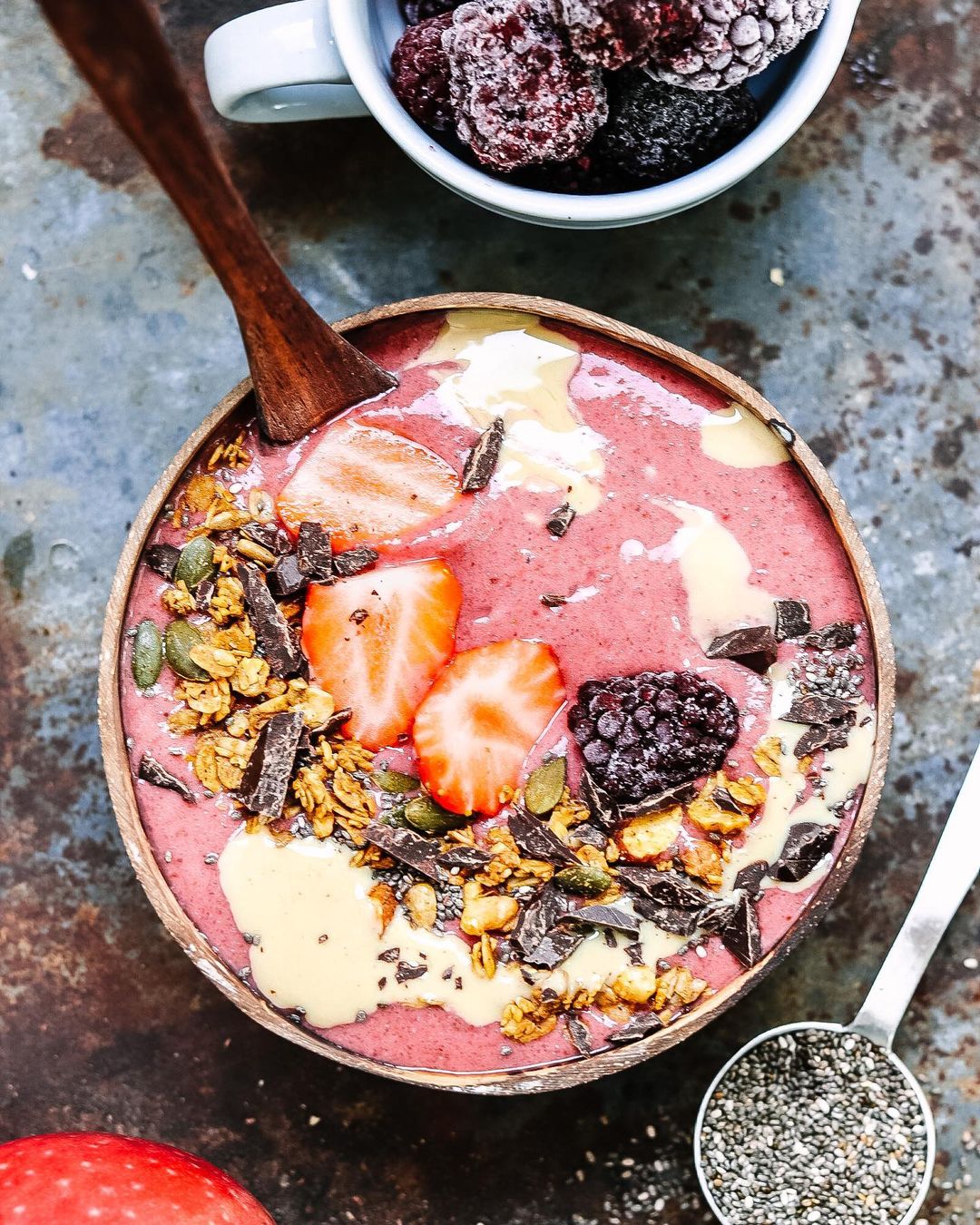 Homemade Fruity Smoothie Bowl