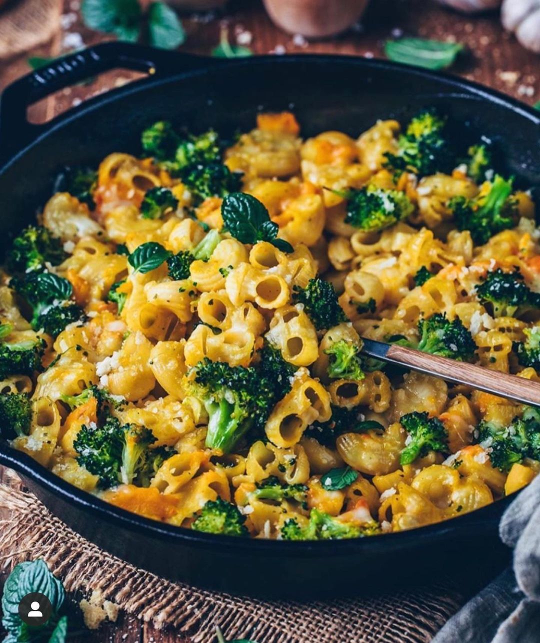 Baked Vegan Mac and Cheese with Broccoli