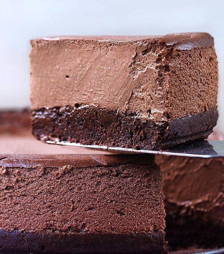Chocolate Brownie Batter Vegan Cheesecake