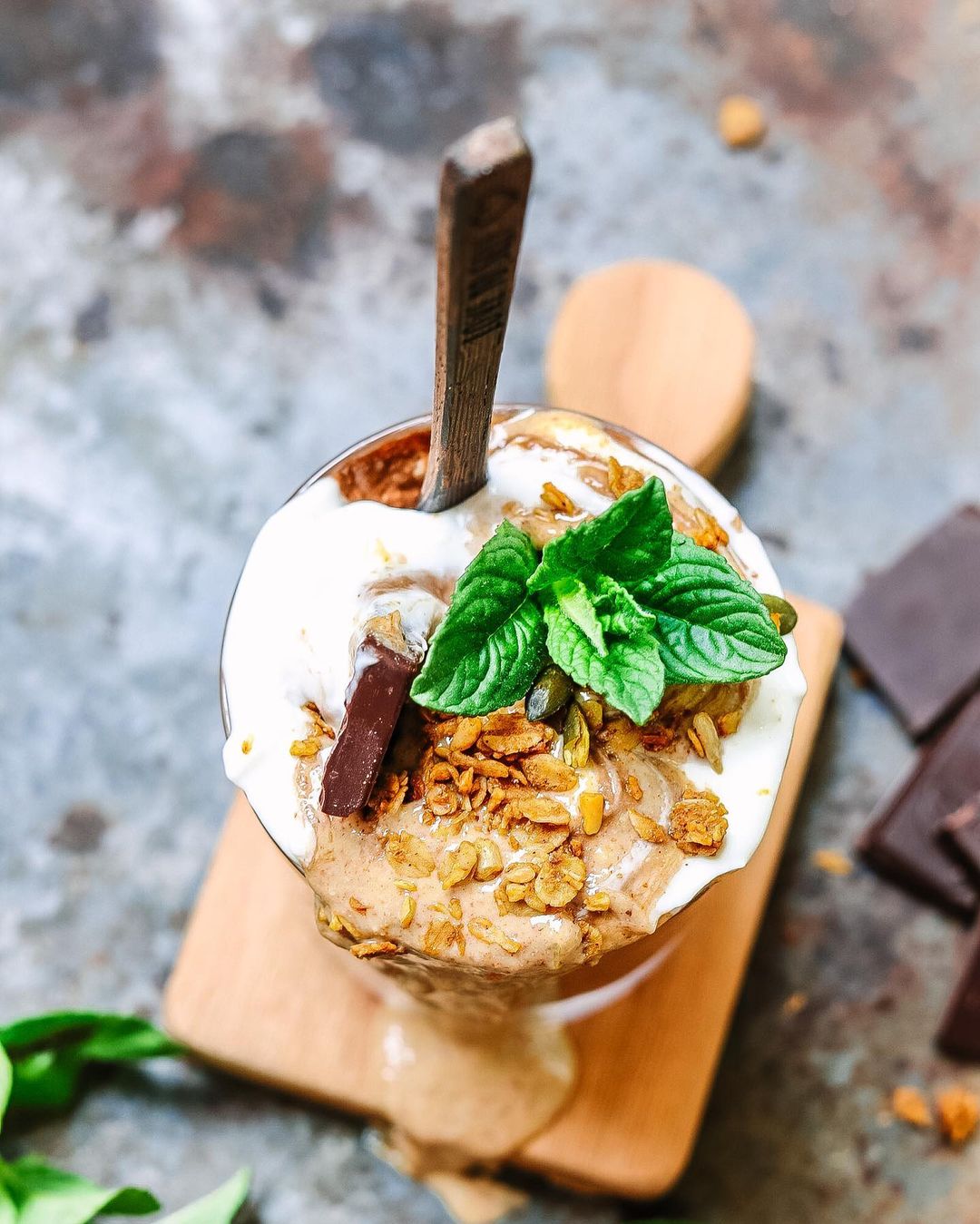 Chocolate Mint Granola Breakfast Pot