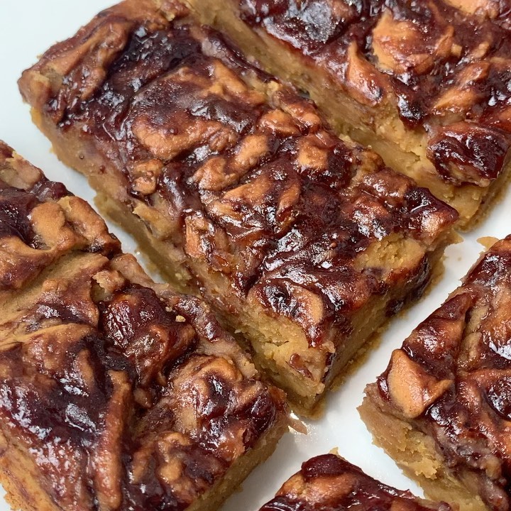 Jammy Fudge Blondies Dessert Bars