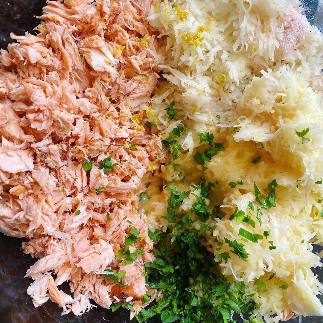 Simple Baked Salmon Balls with Potato and Lemon