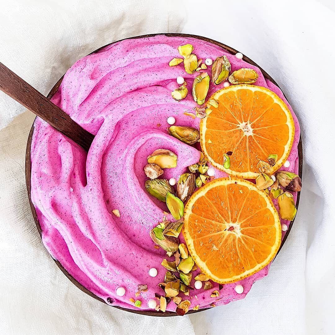 Healthy Vanilla Protein Nicecream Bowl with Bananas