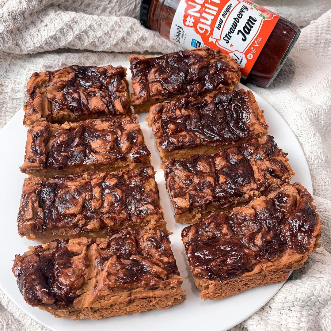 Jammy Fudge Blondies Dessert Bars