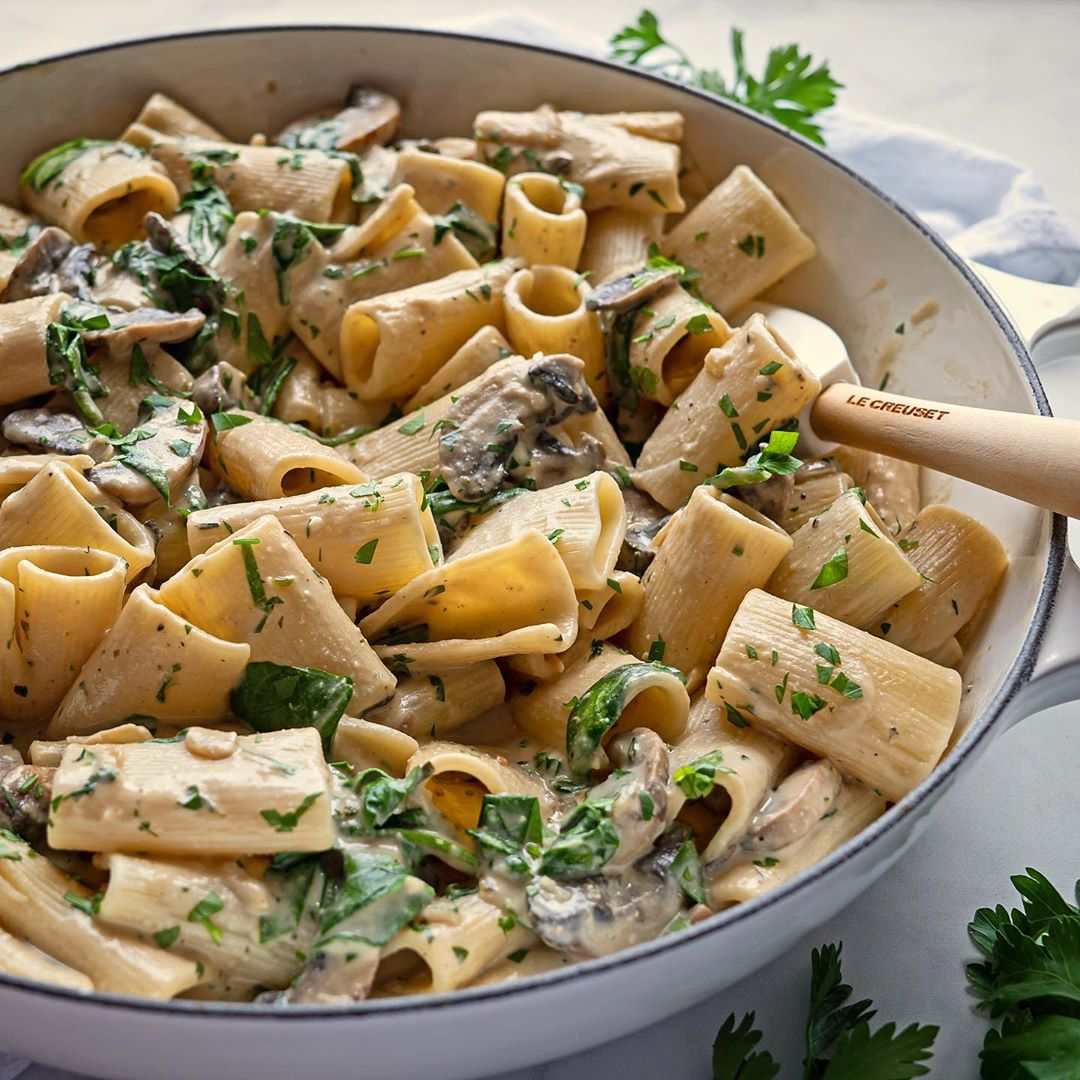Creamy Miso Mushroom and Spinach Pasta