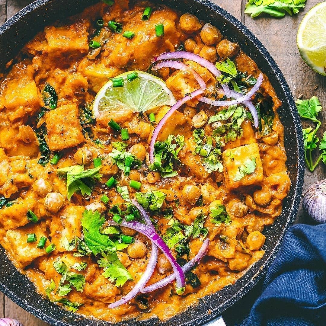 Spinach Curry with Tofu and Chickpeas