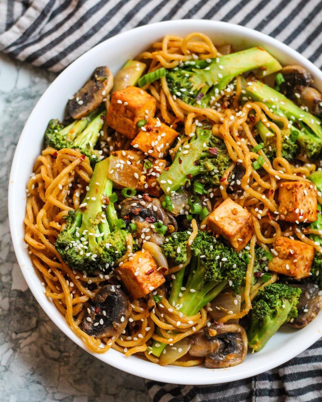 Curry Peanut Noodle Bowl with Sauce