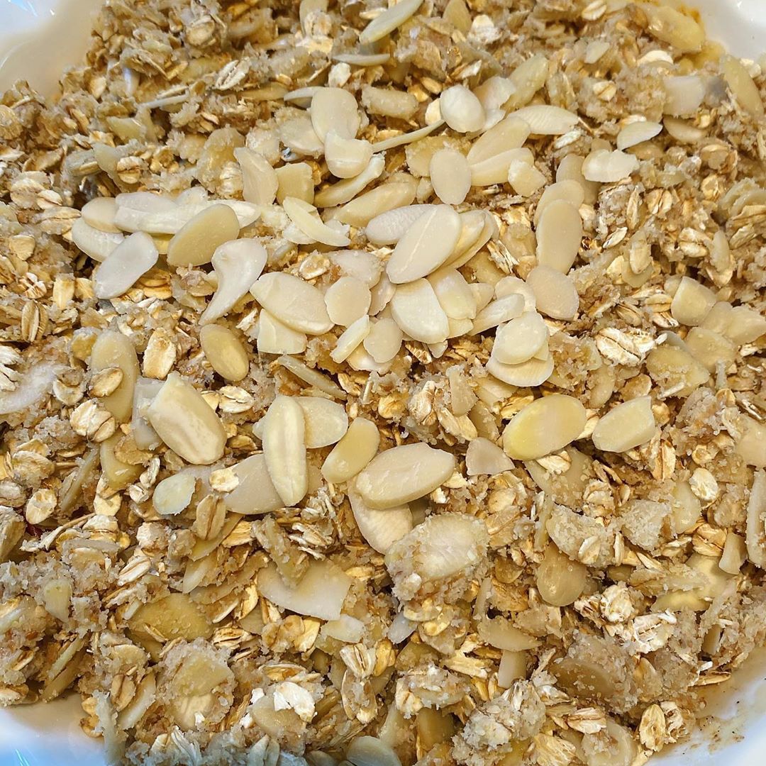 Vegan Gluten-Free Apricot Almond Crumble