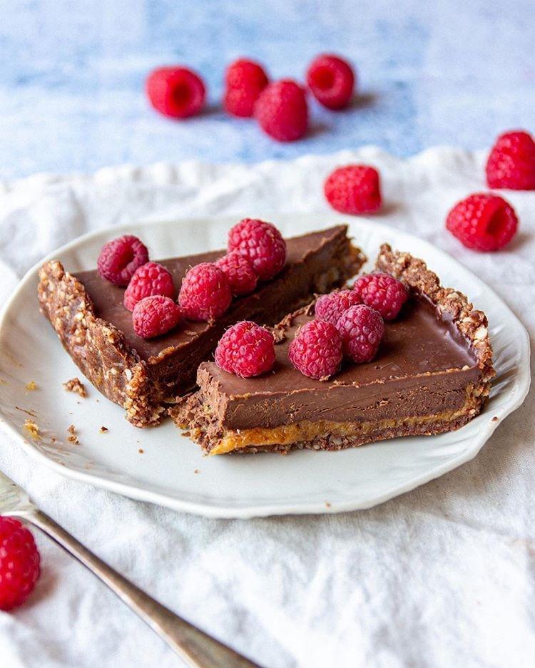 Vegan Chocolate Caramel Tart