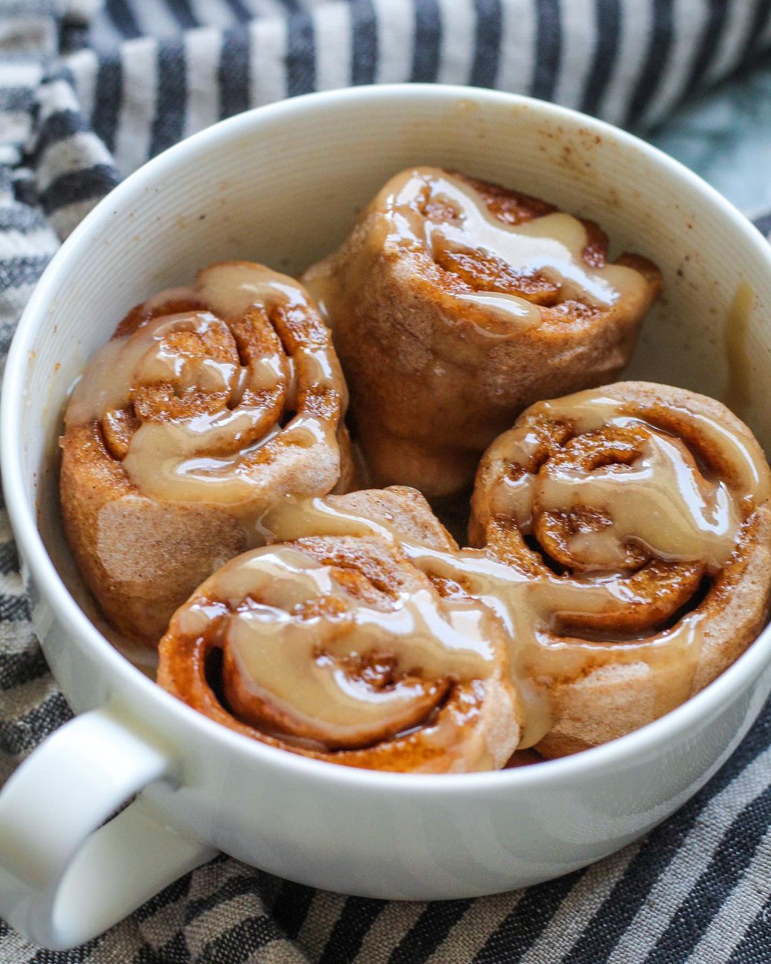 Cinnamon Roll Mug Cake