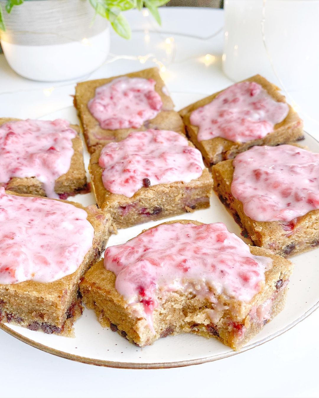Strawberry Chocolate Chip Bars