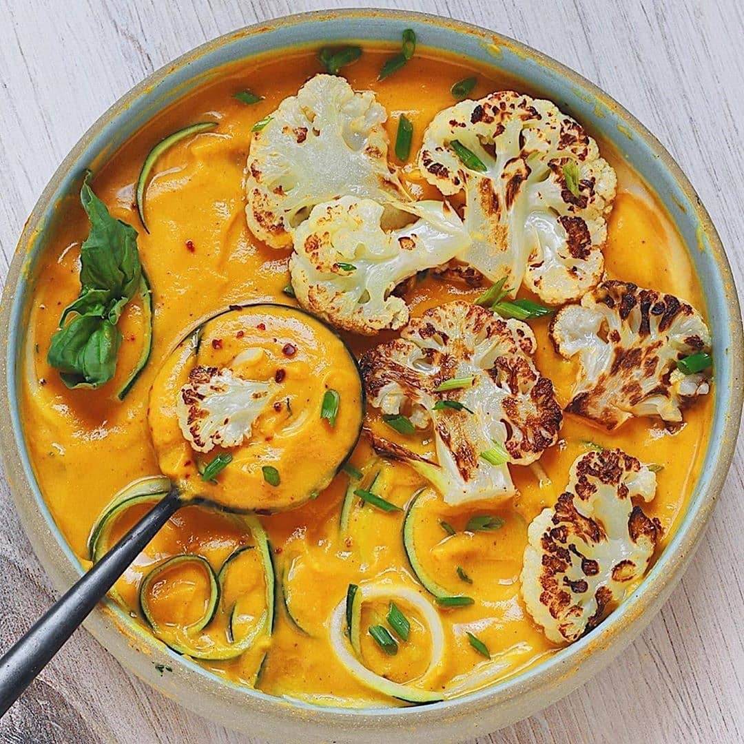 Roasted Cauliflower and Curry Soup