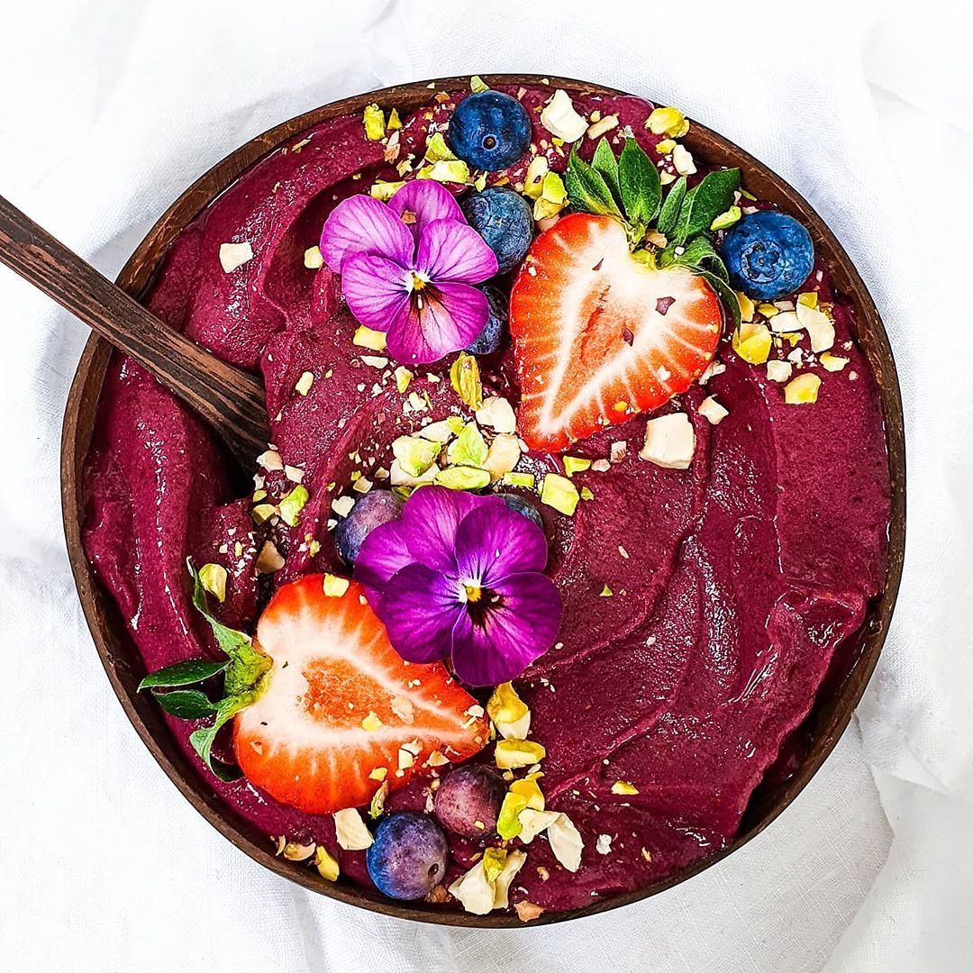 Vanilla Protein Smoothie with Berries and Beetroot
