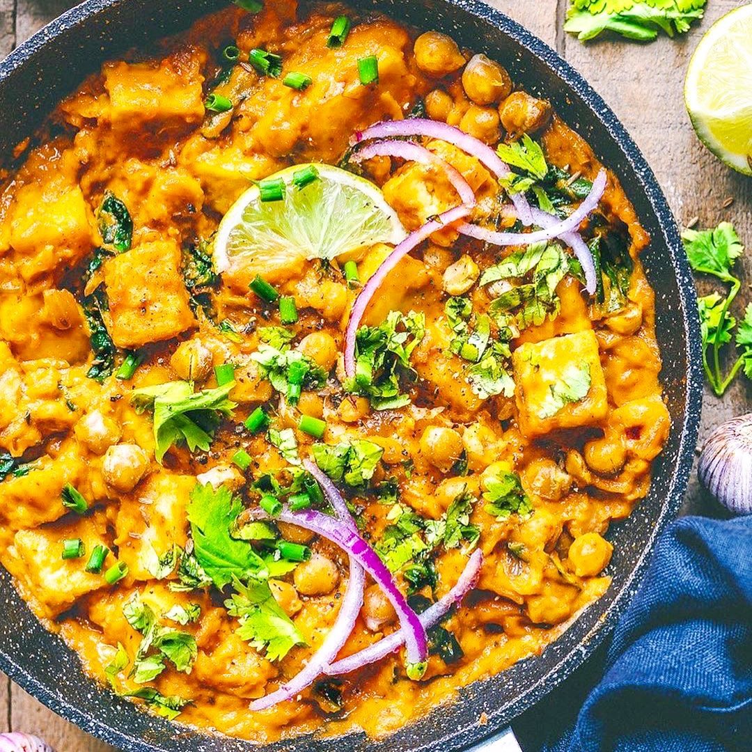 Vegan Spinach Curry with Tofu and Chickpeas