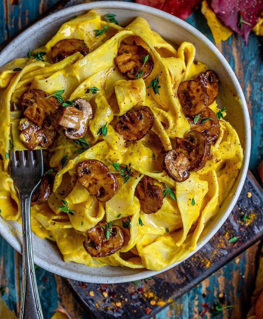 Vegan Cheesy Pumpkin Pasta