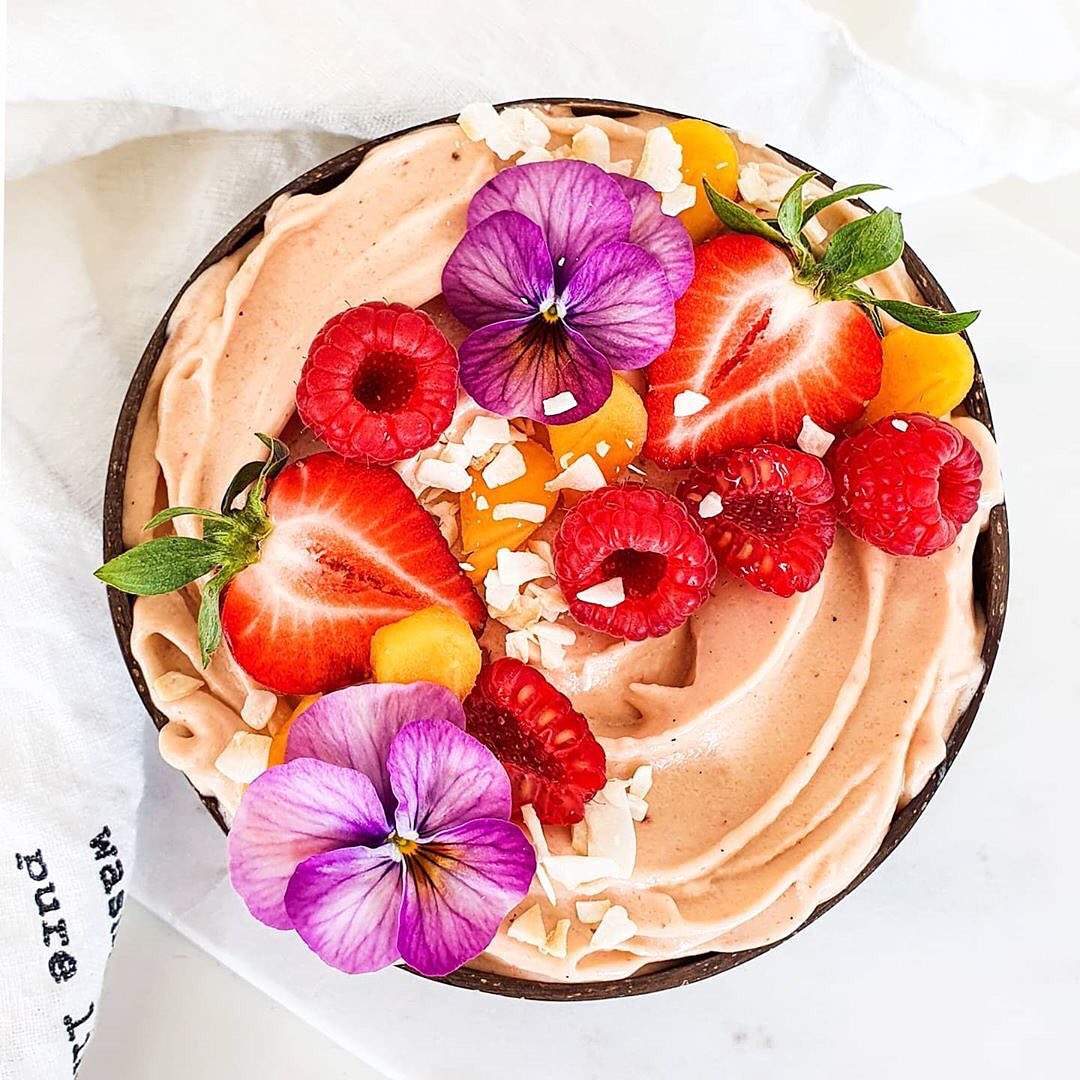 Refreshing Nicecream with Frozen Fruits and Ginger
