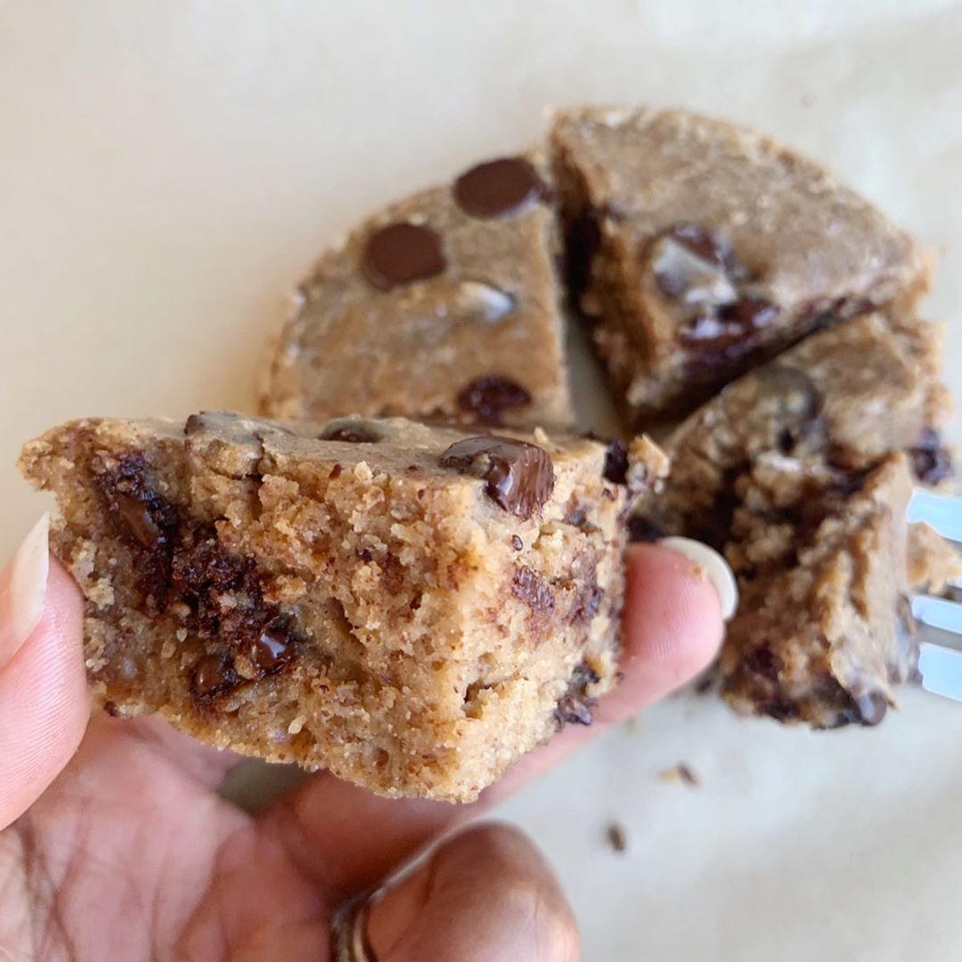 Thickest Densest 5-Ingredient Chocolate Chip Skillet Cookie Cake