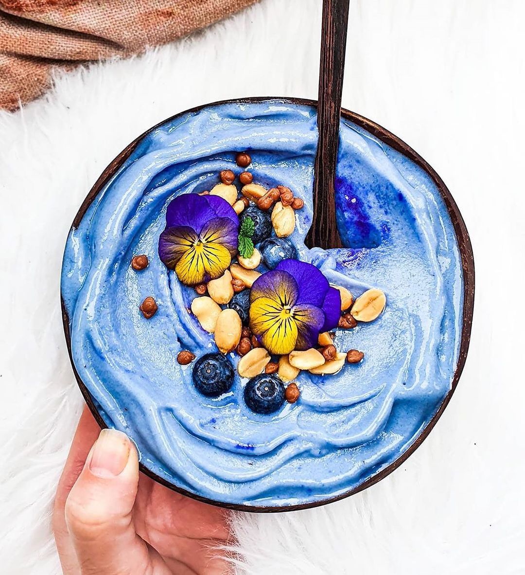 Super Easy Blue Spirulina Nicecream