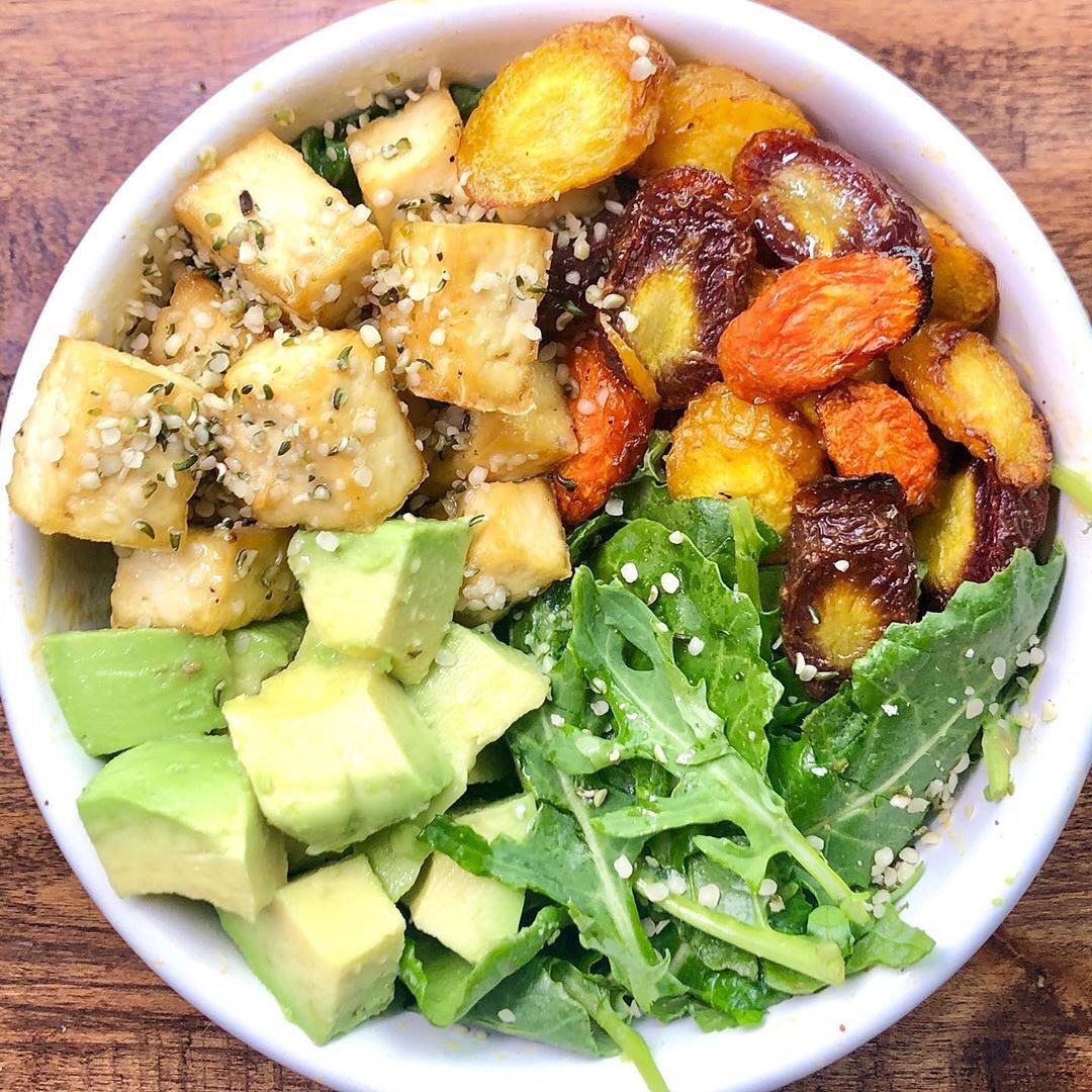Nutritious Baby Kale Salad with Toppings