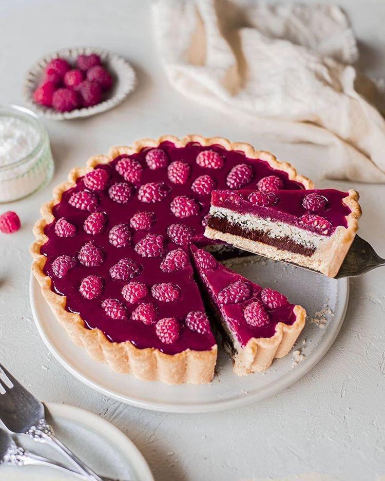 Vegan Lamington Tart with Raspberry Jelly