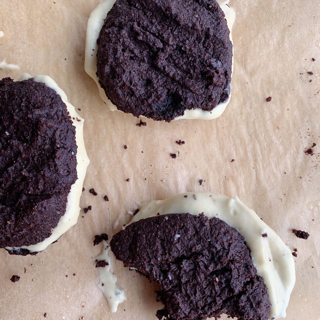 Clean Homemade Remake of Oreos