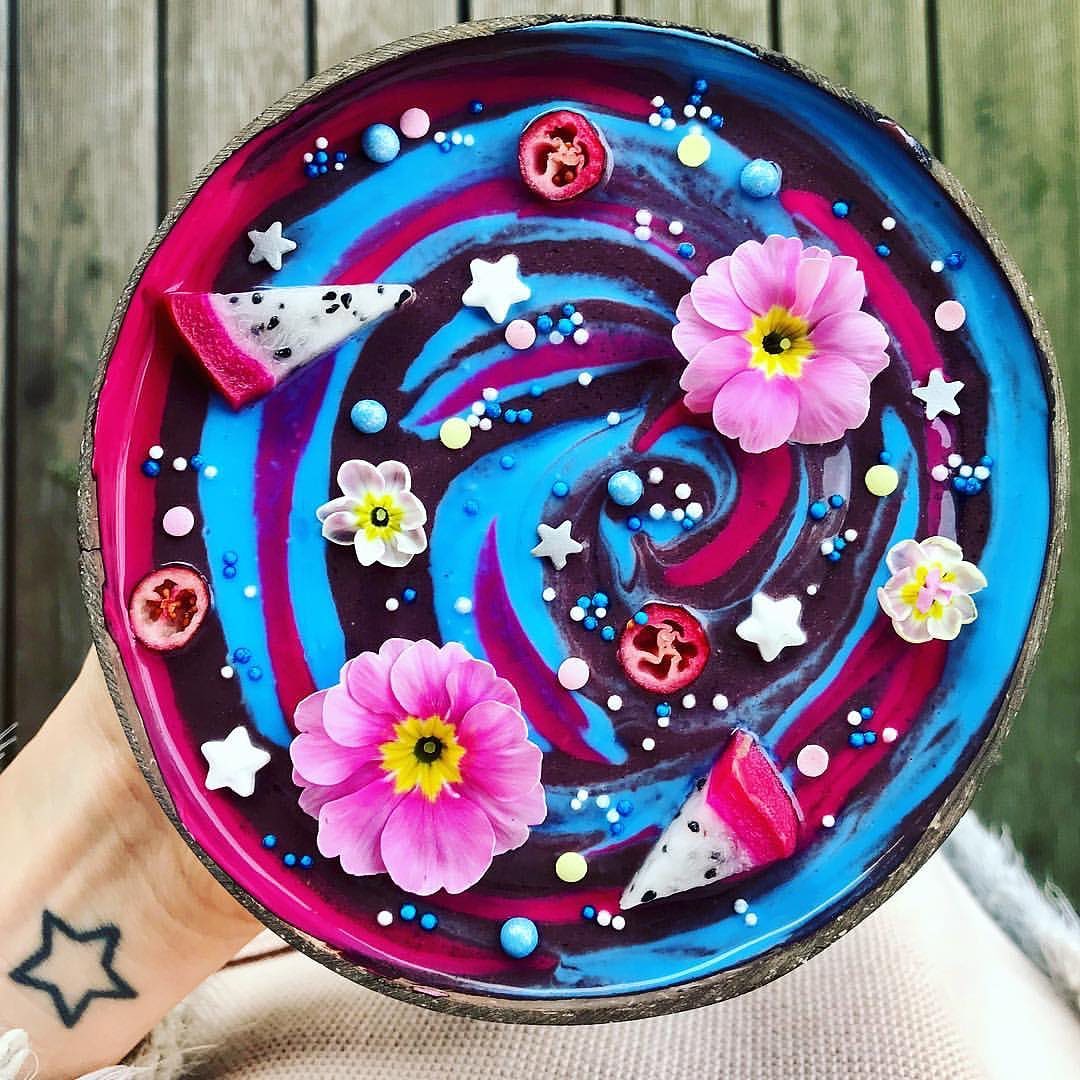 Acai Smoothie Bowl with Berries