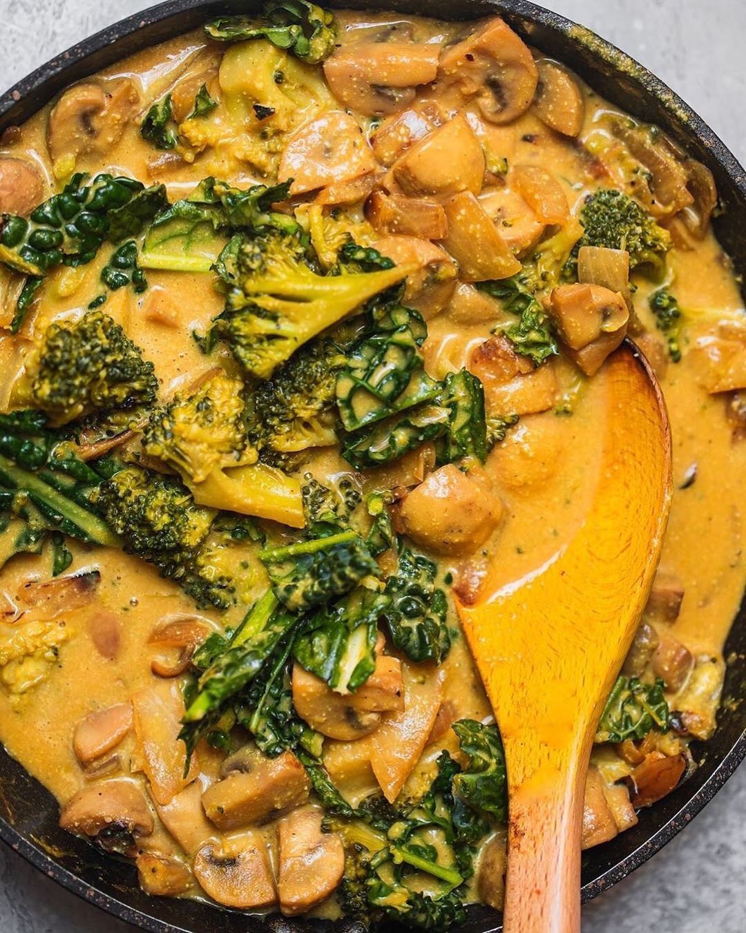 Vegan Broccoli Cheese Soup